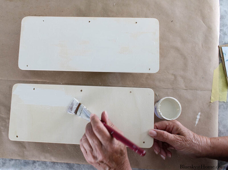 painting wood signs