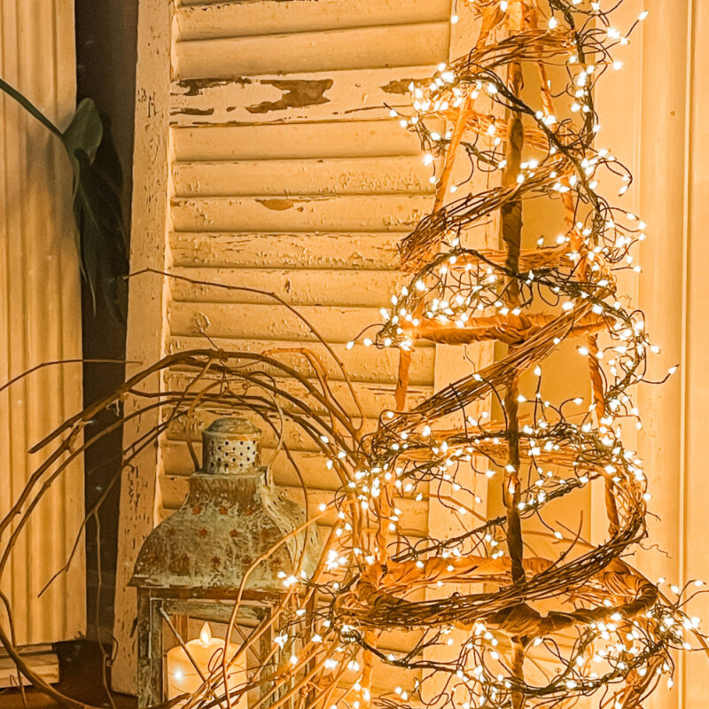 DIY grapevine Christmas tree with lights