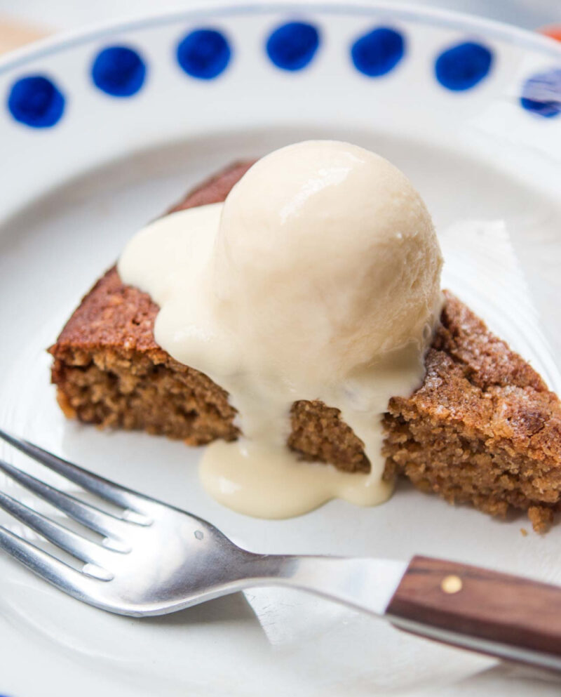 graham cracker cake with ice cream