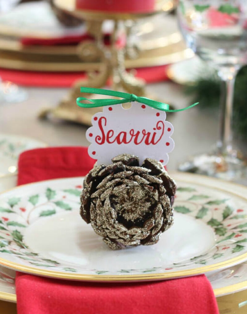 DIY pinecone placecard holders