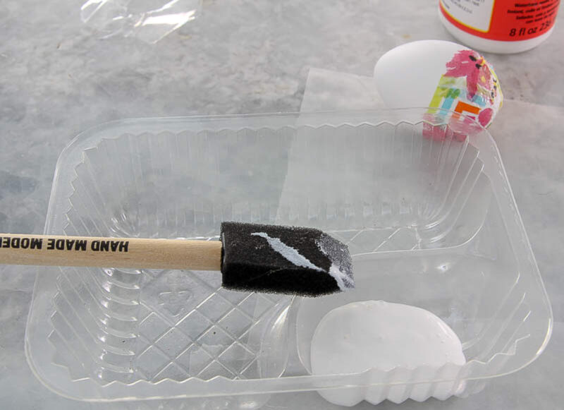 foam brush and decoupage for easter DIY project