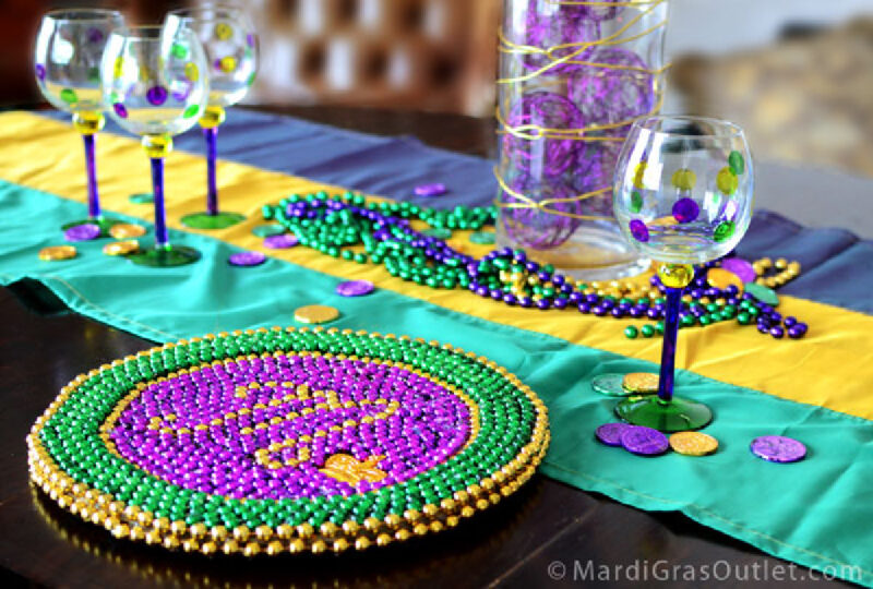 DIY Mardi Gras Bead Craft  Mardi gras beads, Mardi gras decorations, Mardi  gras diy