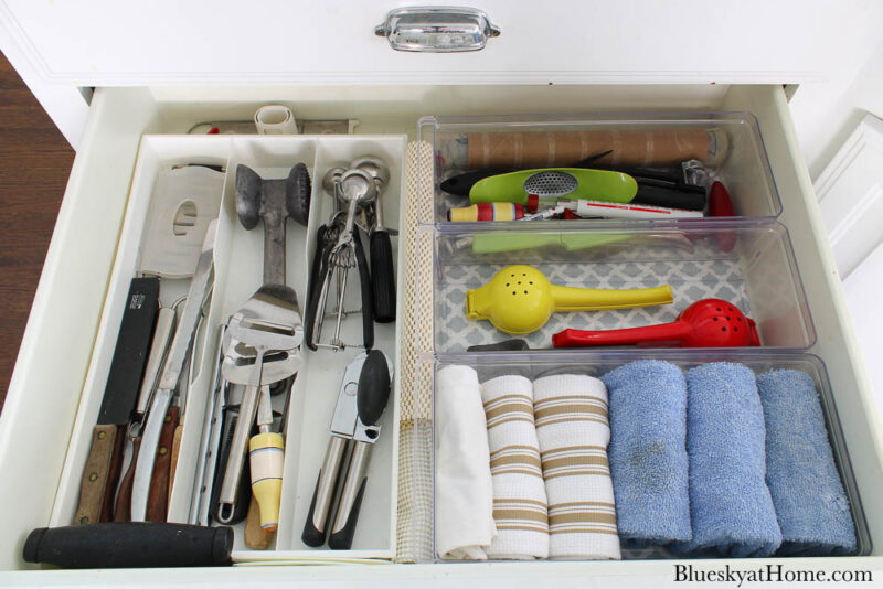 organizing your kitchen drawers
