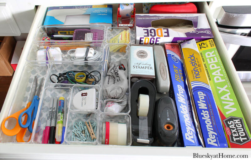 organized kitchen drawer