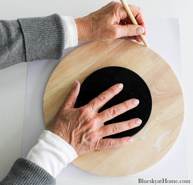 drawing a circle around the Lazy Susan