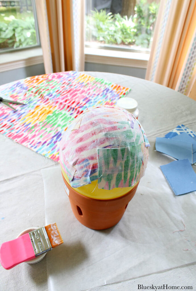 DIY paper mache balloon with PVA Glue and fabric decoupage 