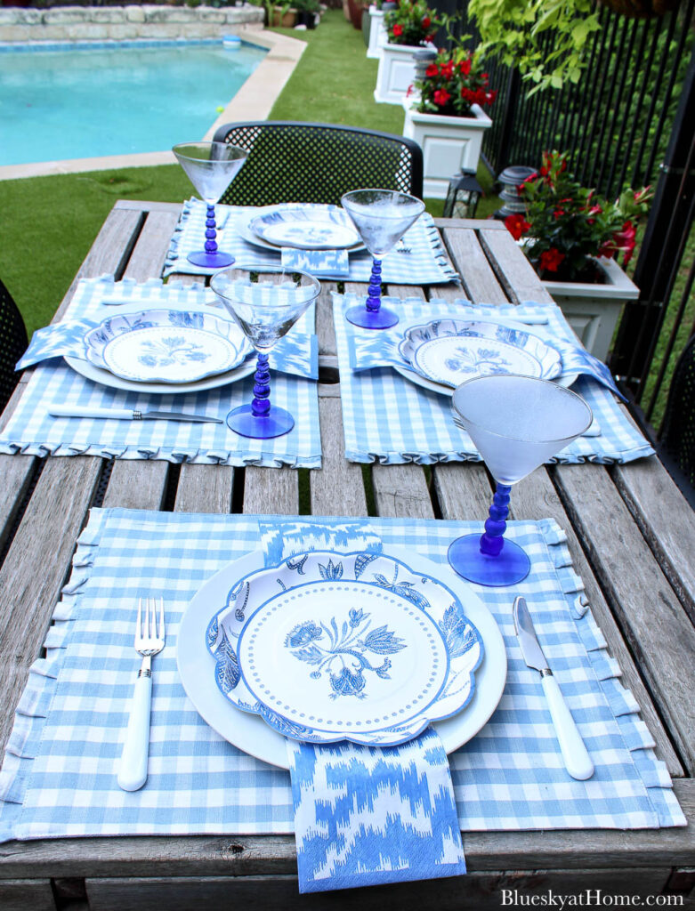outdoor summer table decor