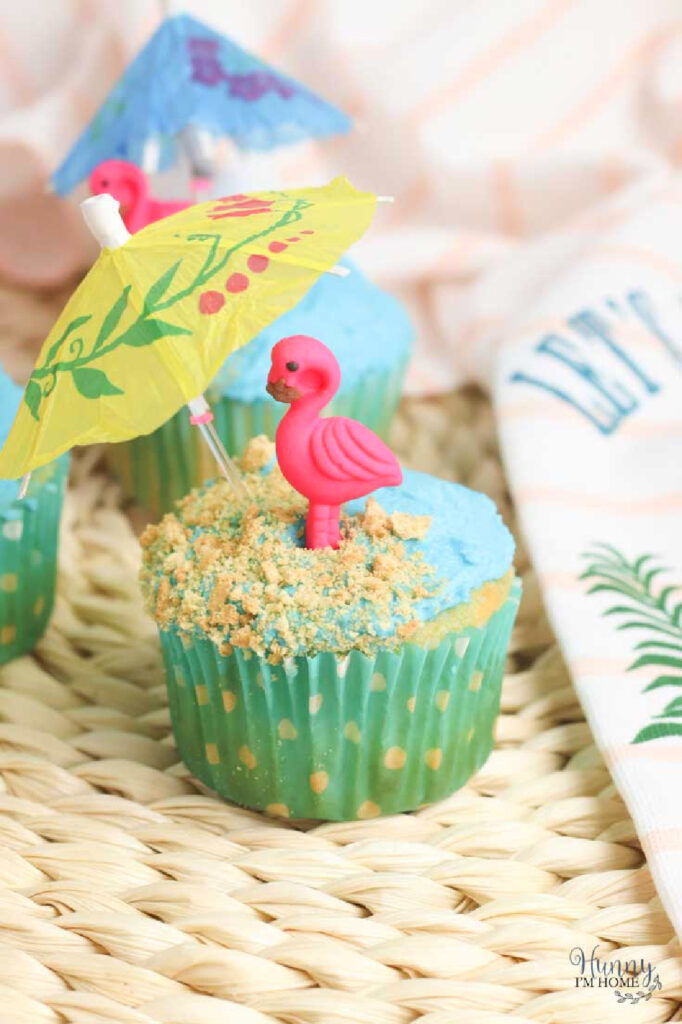 pool party cupcakes