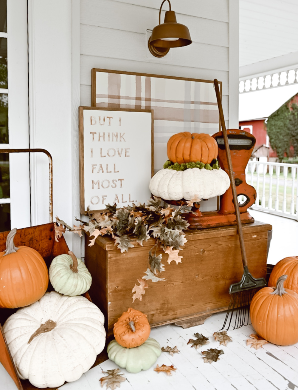 15 Cozy Fall Front Porch Decorating Ideas That Welcome Guests - Bluesky ...