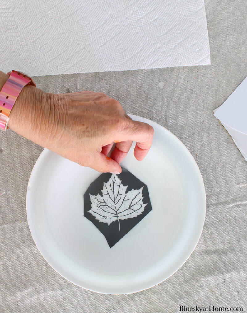 applying leaf stencil to fall plate