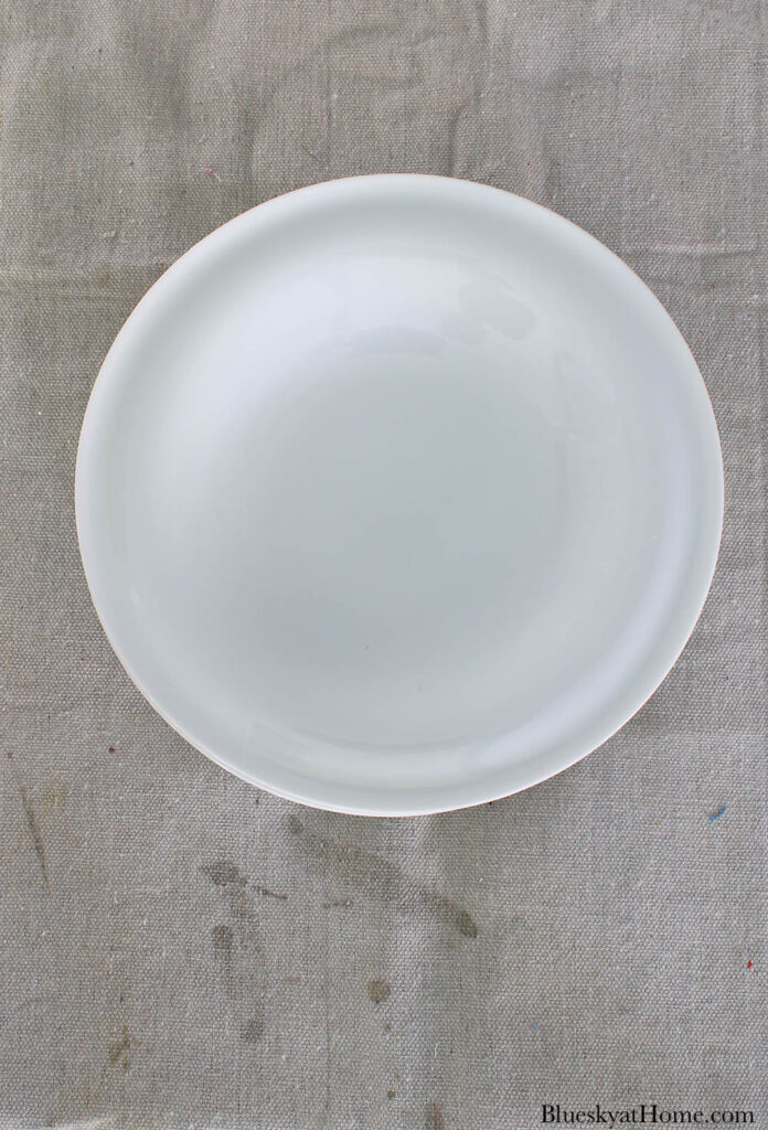 white shallow bowls