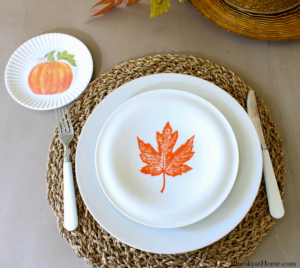 fall leaf plate setting