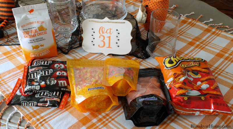 How to Set Up a Sweet Halloween Buffet