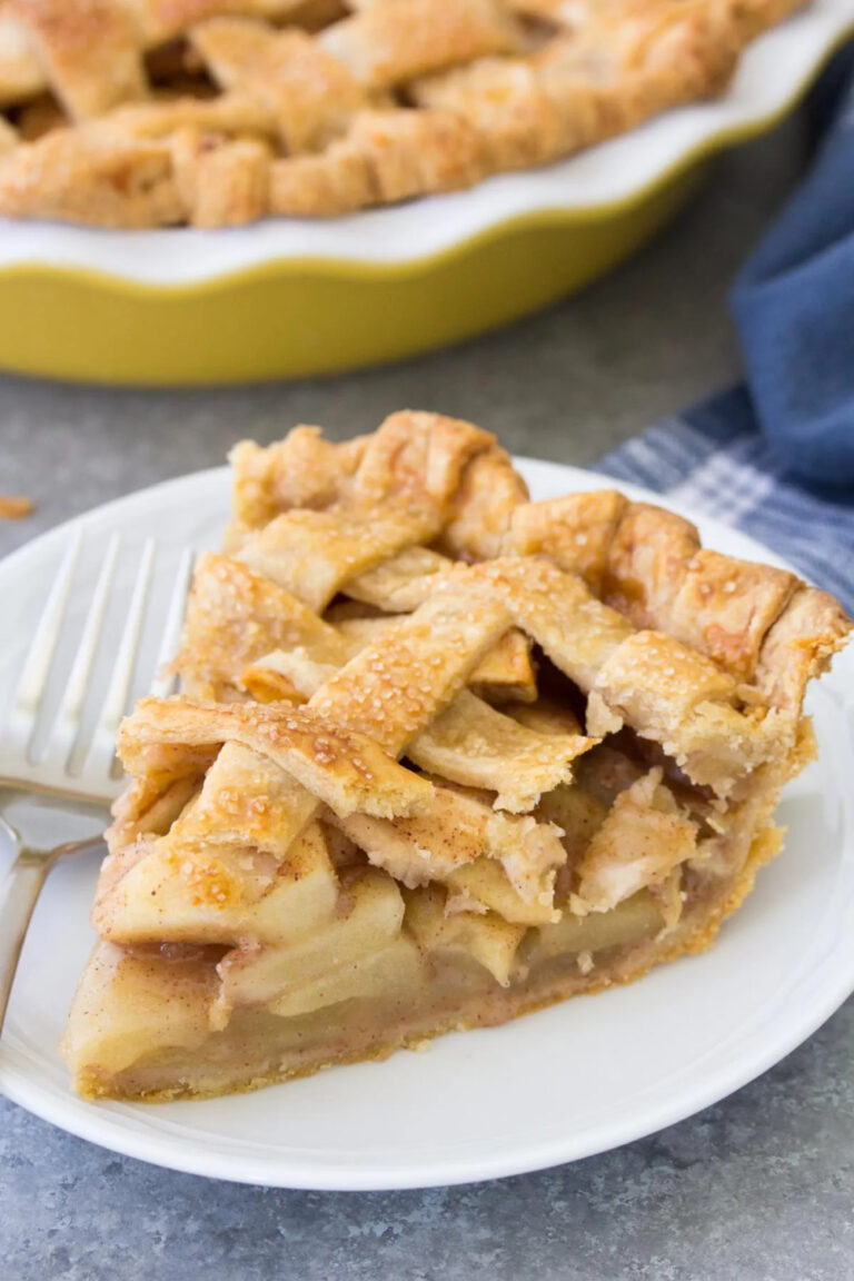 Thanksgiving dessert apple pie