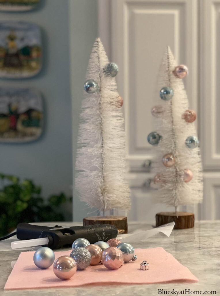 How to Make the Prettiest DIY Yarn Christmas Trees - Bluesky at Home