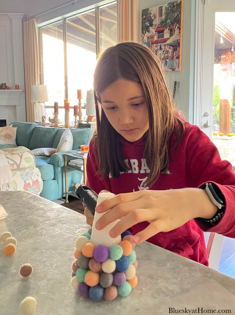 making wool felt bowl Christmas tree