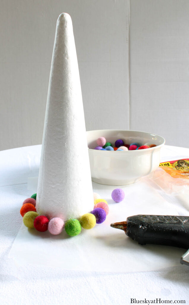 making wool felt bowl Christmas tree