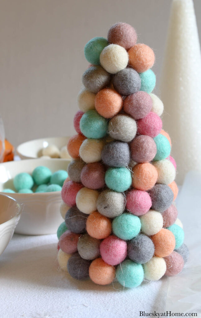 felt ball Christmas tree