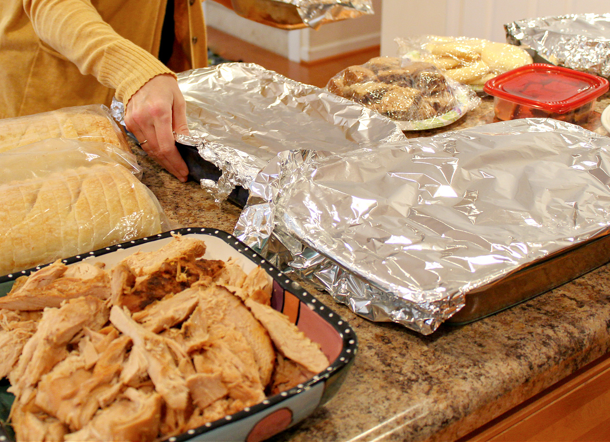 21 Steps to Get Ready to Host Thanksgiving Dinner - Bluesky at Home
