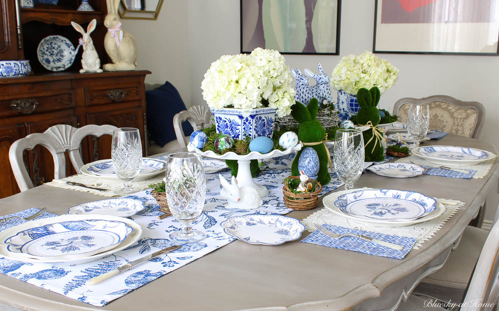 5 Pretty Spring and Easter Tablescapes - Bluesky at Home