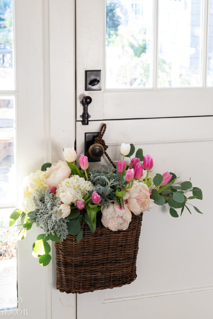 How to make an Easy DIY Flower Basket for your Front Door