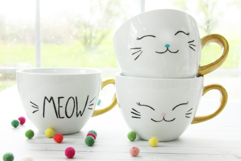 DIY Mother's gift cat mugs