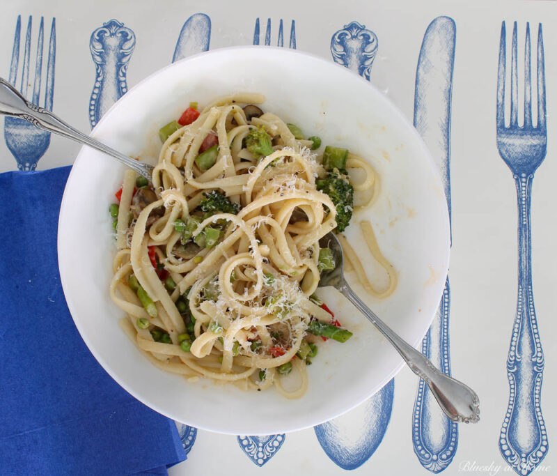 pasta primavera in bowl