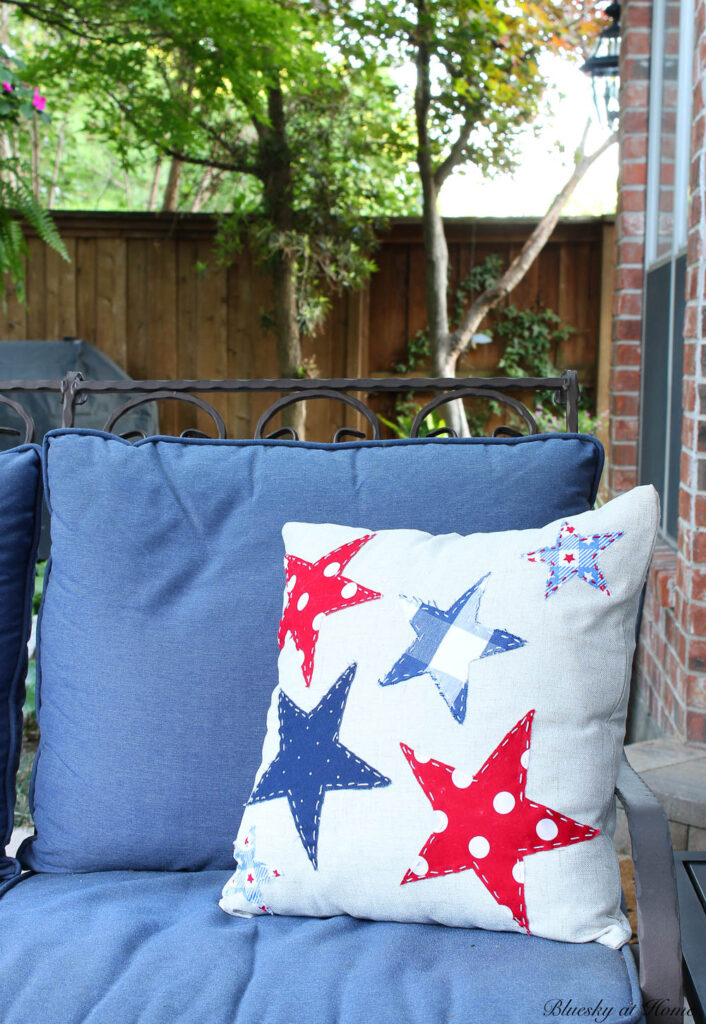 Patriotic best sale throw pillows