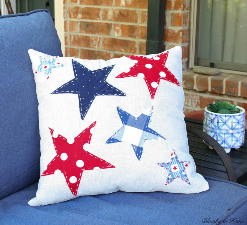 How to Make DIY Patriotic Pillows
