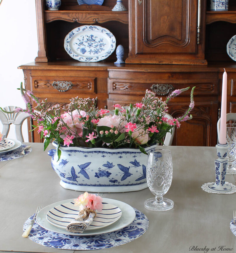 pretty table for a dinner party