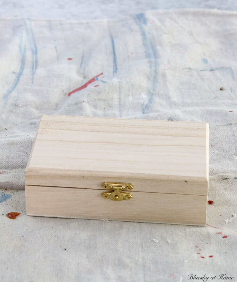 Wooden Box, DIY Wood Box with Hinged Lid, Square, 7 Inches by 7 Inches, Use  as a Wooden Gift Box, Wood Craft Box, Empty Cigar Box, Unfinished Jewelry