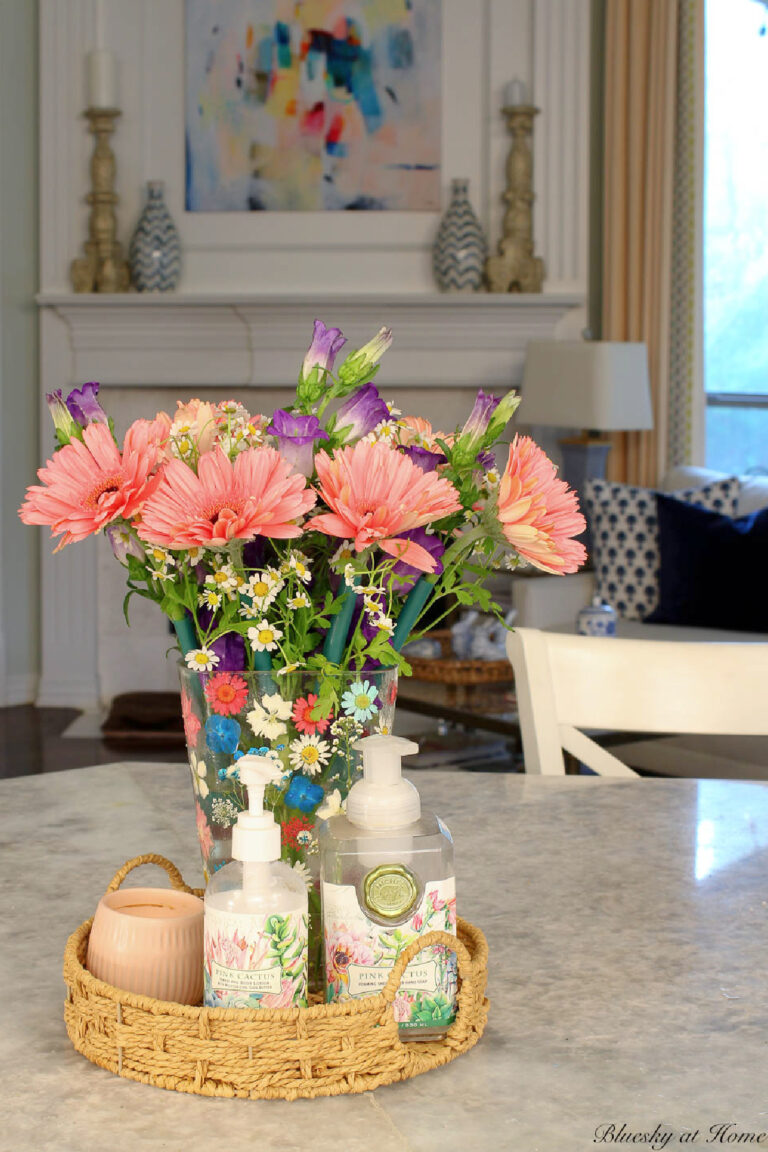 Easy Pressed Flower Vase Project for Your Home Decor
