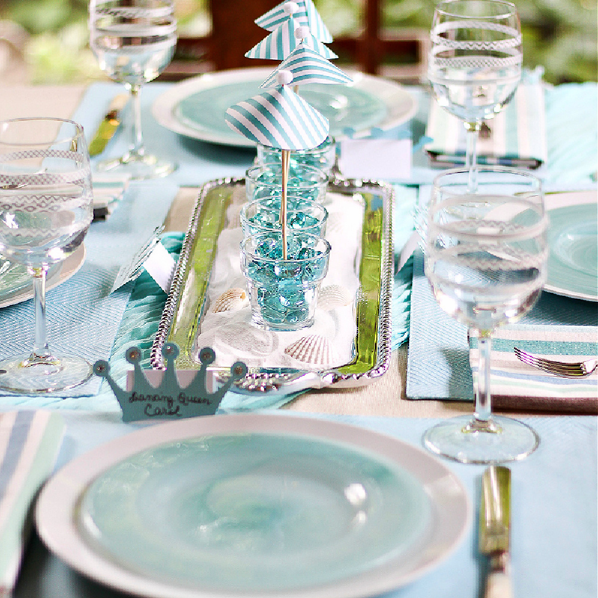 Aqua And Gold Table Set Up