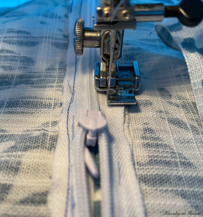 sewing zipper for pillow