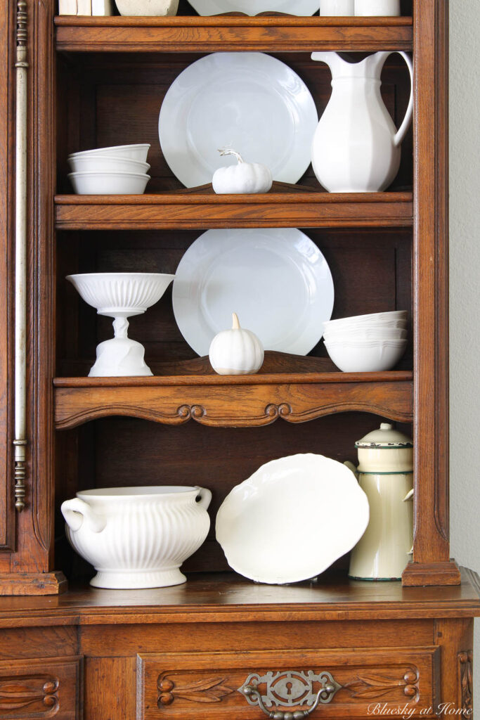 how to style a hutch for fall