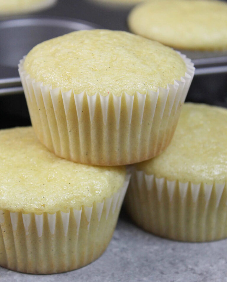 vanilla cupcakes