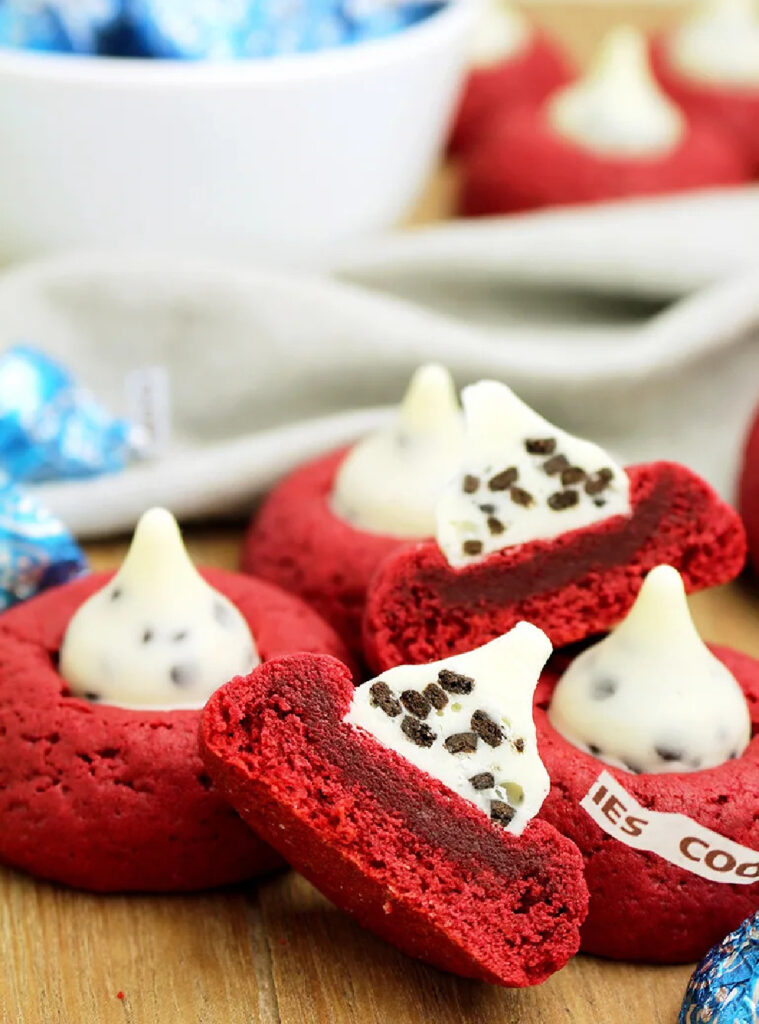 Red velvet christmas cookies
