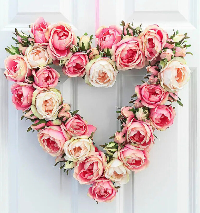 Valentine wreath with pink roses
