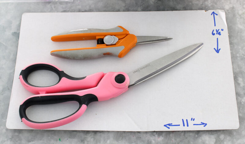 scissors for cutting yarn