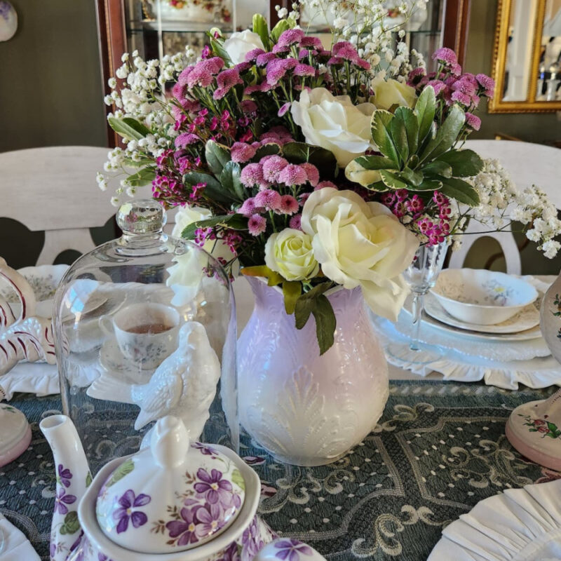 green and lavender spring tablescape