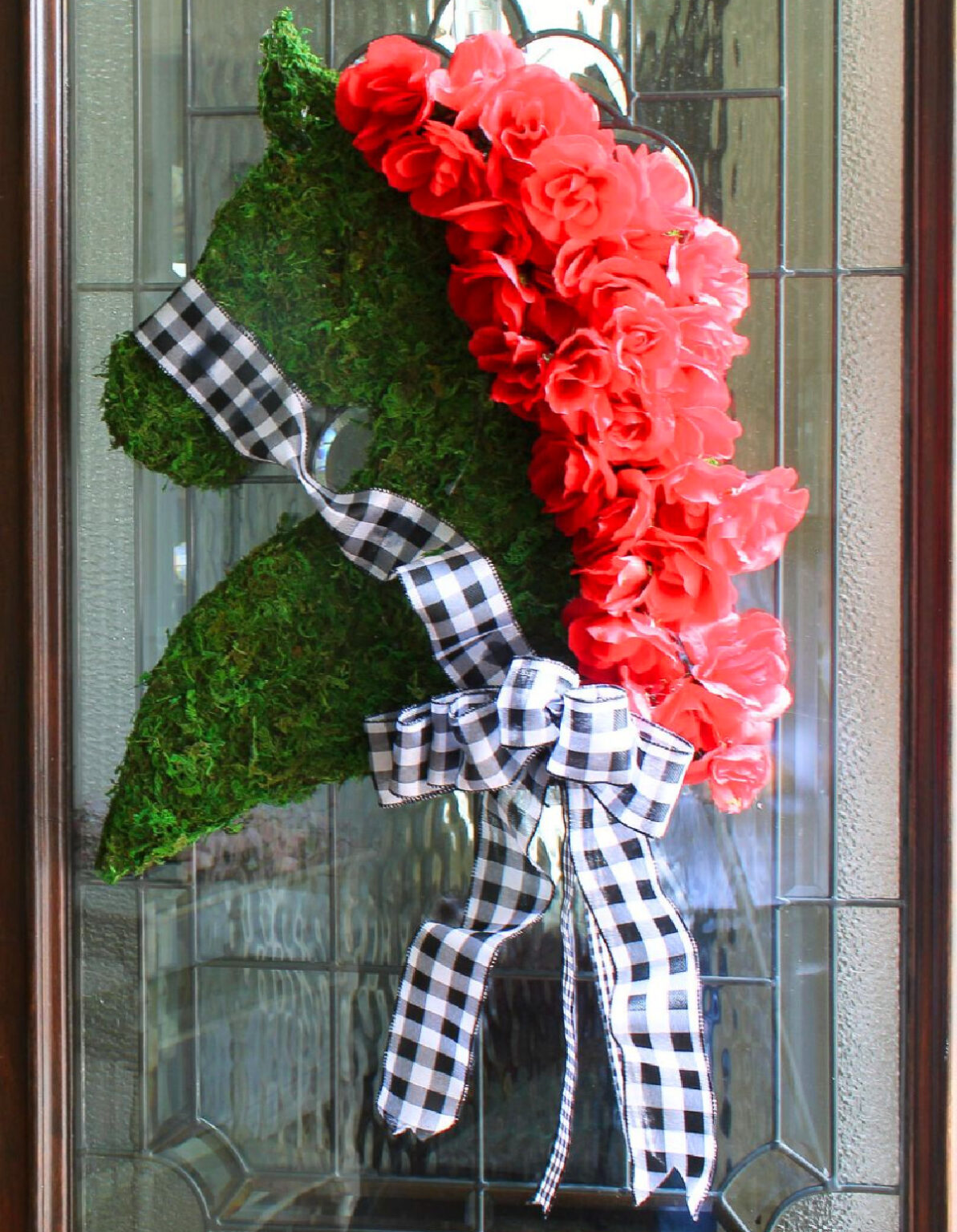 How to Make the Prettiest Kentucky Derby Door Hanger - Bluesky at Home