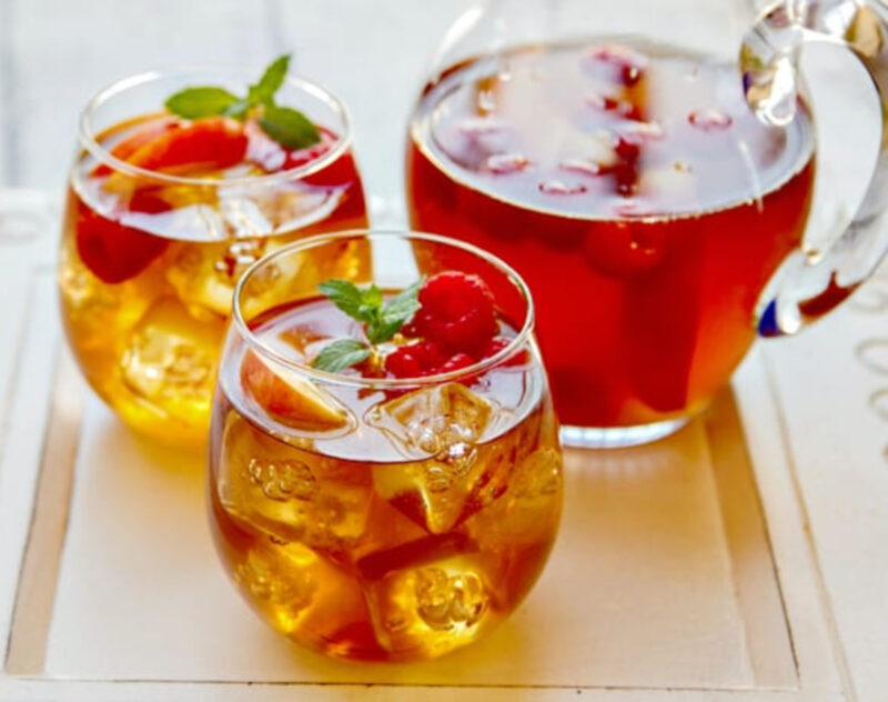 sweet tea and sangria with peaches