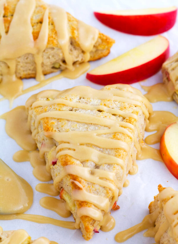 apple cinnamon scones with glaze