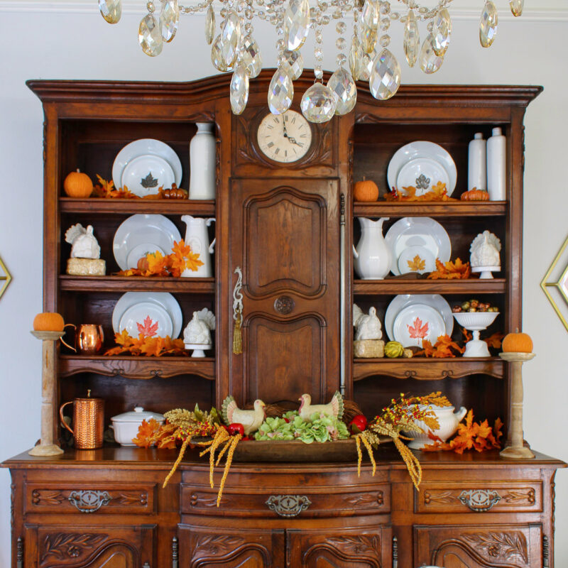 Thanksgiving hutch