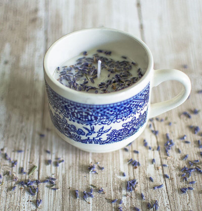 Mother's Day DIY lavender candle