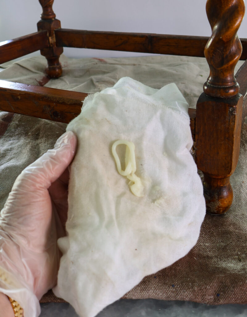 wax to polish wood stool