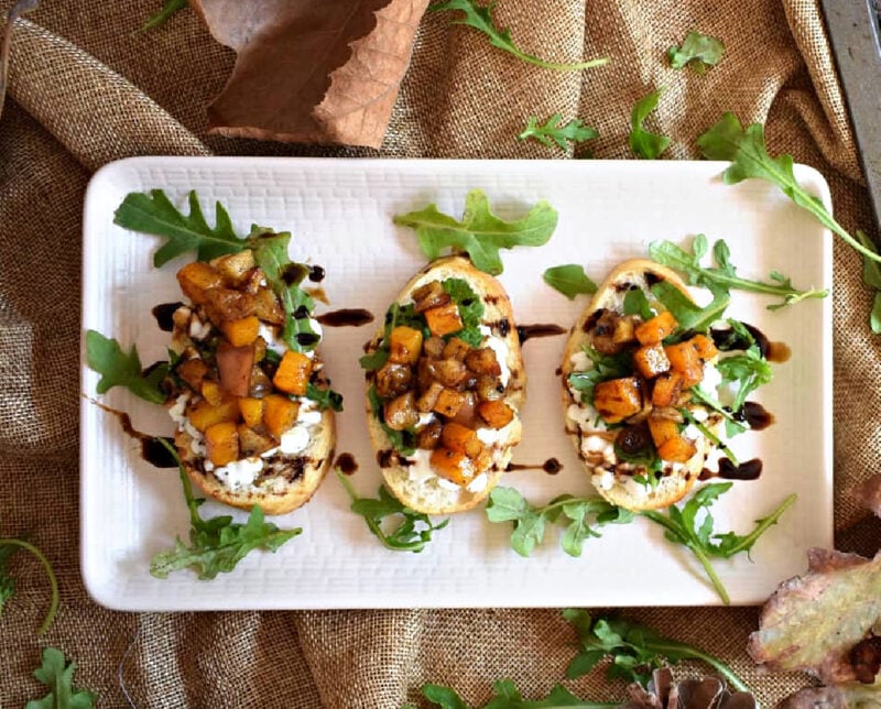 roasted squash and apple bruschetta appetizer