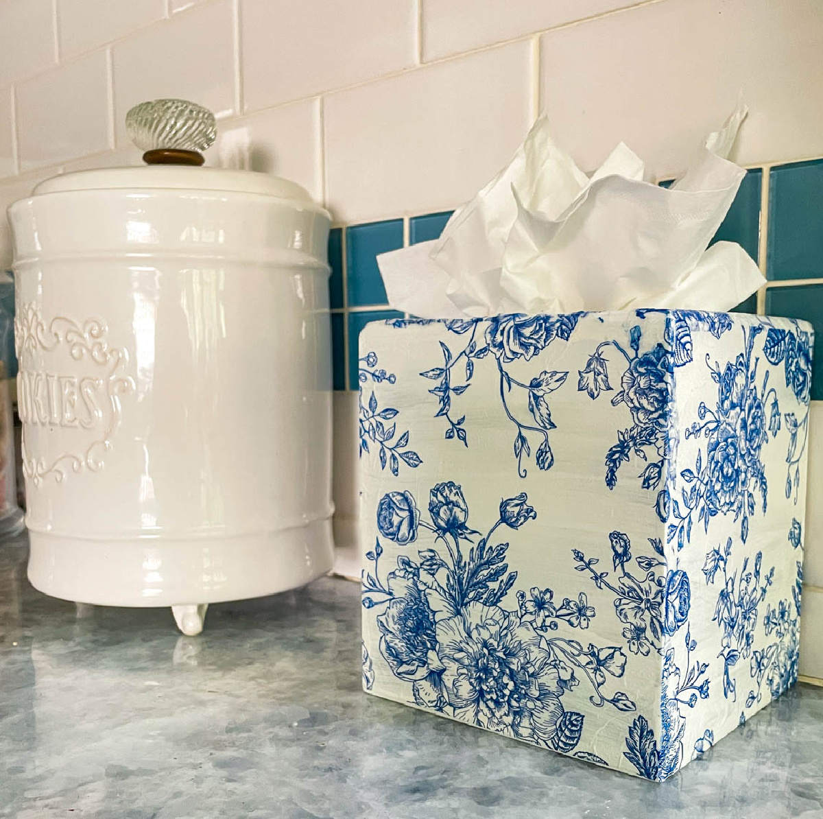 blue and white chinoiserie tissue box
