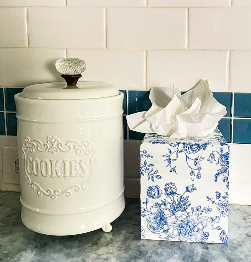 tissues inside tissue box cover